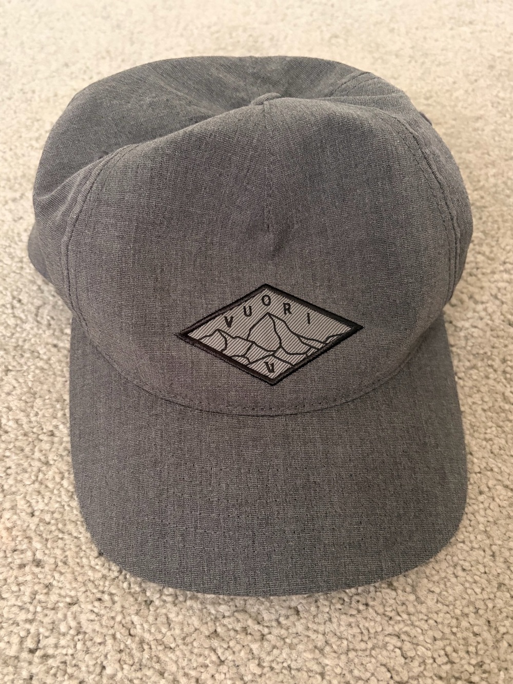 Vuori Heather Gray Diamond Mountain Patch Cap
